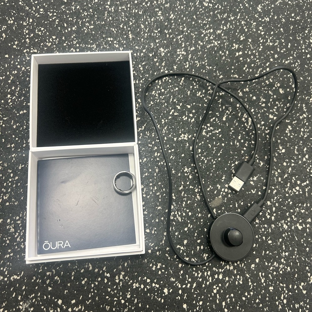 Oura Ring Size 8 READ DESCRIPTION